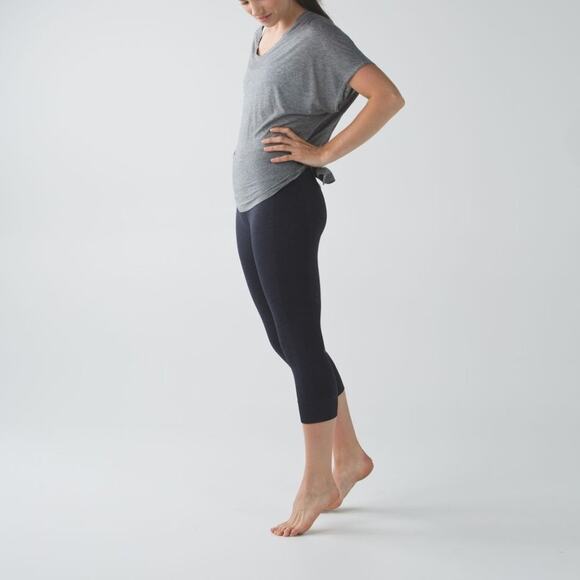 Lululemon Seamlessly Street Crop Leggings - Picture 1 of 8